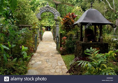 Kauai Hindu Monastery High Resolution Stock Photography and Images - Alamy