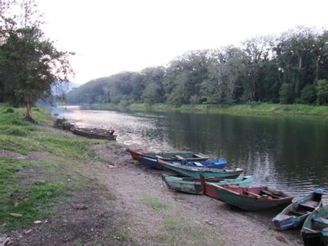 Rowing in Lake Yojoa, Honduras - Tanama Tales