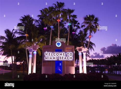 WELCOME TO MIAMI BEACH SIGN MIAMI BEACH FLORIDA USA Stock Photo - Alamy