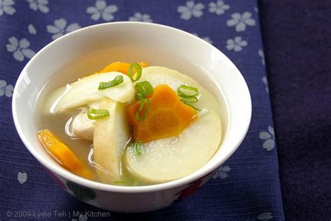 My Kitchen: Apple Chicken Soup (苹果鸡汤)