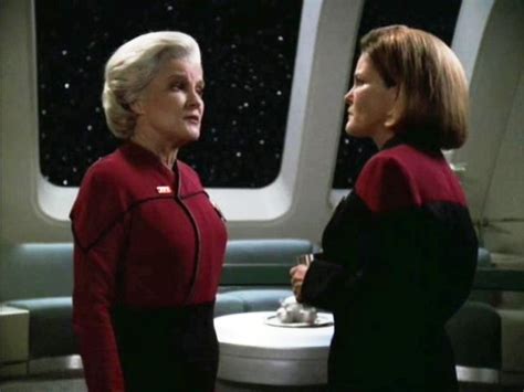 Best Star Trek: Voyager Time Travel Episodes