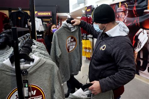 Need Washington Commanders merchandise? Here’s where to look - WTOP News