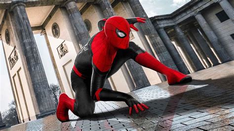 SPIDER-MAN 3 Set Photos Show Tom Holland, Zendaya, Costume, and ...