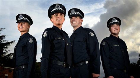 From military-style to navy blue threads: the evolution of the Victoria Police uniform | Herald Sun