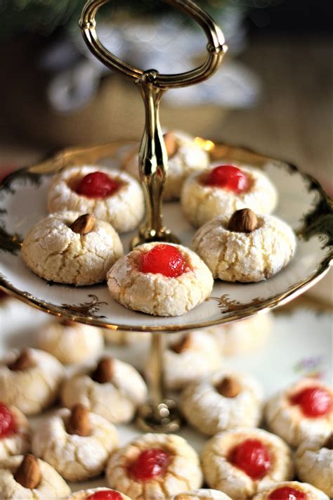 Chewy Amaretti (Italian Almond Cookies) - Mangia Bedda | Recipe ...