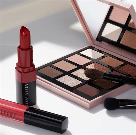 Bobbi Brown Cosmetics Canada Deals: FREE 4-Piece Mini Skincare Set or Makeup Set + More ...