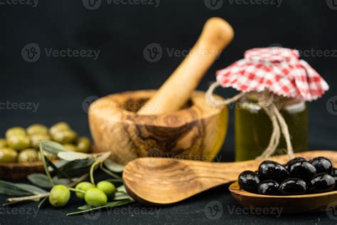 cold pressed extra virgin olive oil 14901408 Stock Photo at Vecteezy