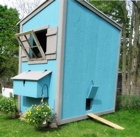 Remodelaholic | Cute DIY Chicken Coop with Attached Storage Shed