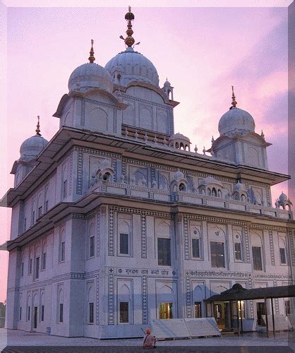 Tourist Attraction India: Gwalior : Gurudwara Data Bandi Chhor | Gwalior, Madhya pradesh, Hot travel