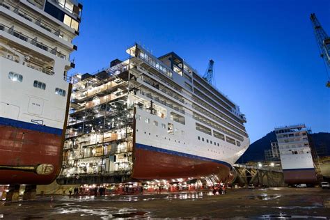 Images: Shipbuilders Lengthen Luxury Cruise Ship by 15-Meters | Juldia ...