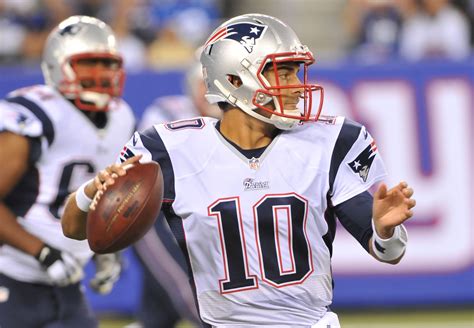 Jimmy Garoppolo Passes vs NY Giants in Preseason Game