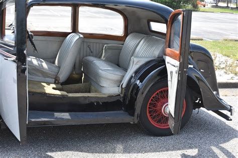 1936 Bentley Derby 4 1/4 Liter Pillarless Sports Saloon | Bentley, Luxury car dealership, Saloon