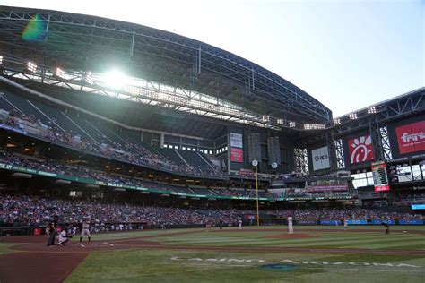 Arizona Diamondbacks' Chase Field slammed in MLB stadium rankings as ...