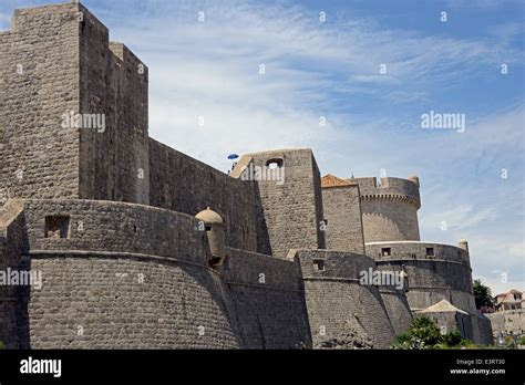 City walls of old city, Dubrovnik, Croatia Stock Photo - Alamy