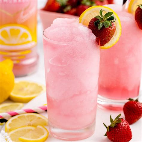 Strawberry Lemonade Vodka Drink Recipe | Deporecipe.co