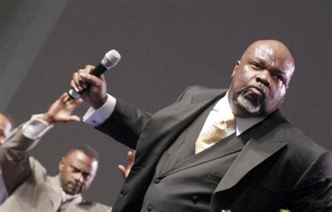 4 things I learnt watching TD Jakes preach - Grow a Healthy Church