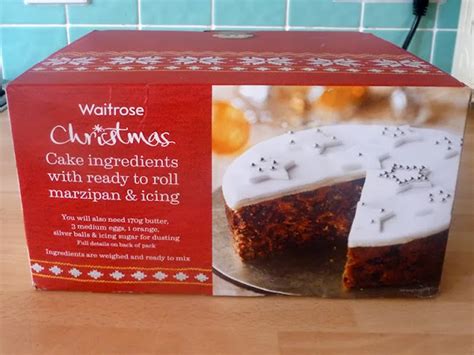 REVIEW: Waitrose Christmas Cake Kit 2013 and decorating inspiration ...