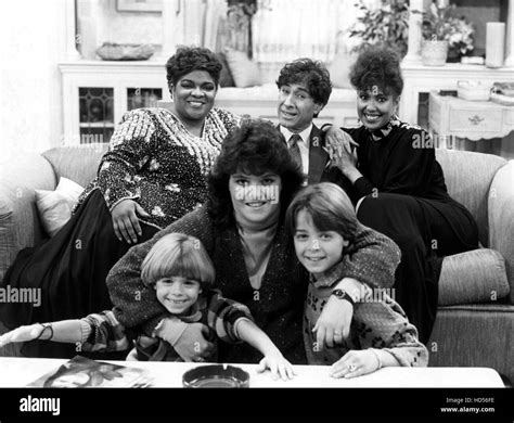 GIMME A BREAK, 1981-87, Nell Carter, Matthew Lawrence, Rosie O'Donnell, Paul Sand, Joey Lawrence ...