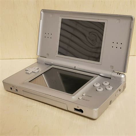 Nintendo DS Lite Silver USG-001 Handheld - iCommerce on Web