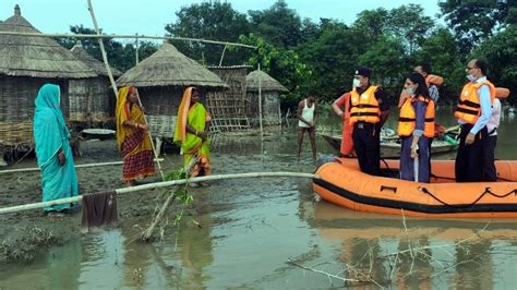 Monsoon Floods Inundate 11 Districts in Bihar; 15 Lakh People Affected | Weather.com