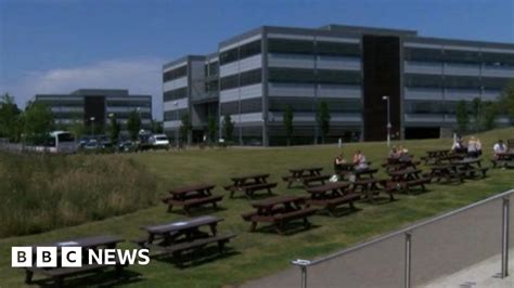 Aviva to create 400 jobs in Norwich - BBC News