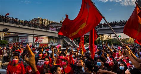 As Bullets and Threats Fly, Myanmar Protesters Proudly Hold the Line - The New York Times