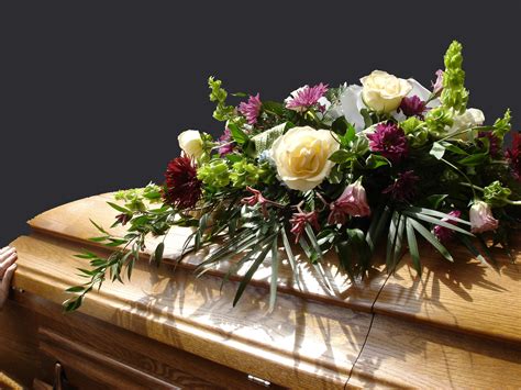 FUNERAL FLOWERS – A way to show condolences! | Sympathy Flowers Bouquet