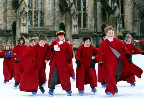 Adorable Photos Of British Kids Ice-Skating - Barnorama