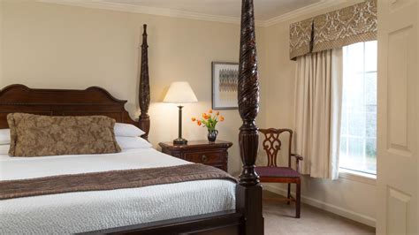 Rooms & Suites | Meadowbrook Inn