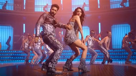 Vicky Kaushal, Kiara Advani dance their hearts out in Kyaa Baat Haii 2. ...