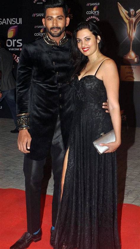 Vivan Bhathena with wife Nikhila at the Stardust Awards 2015. #Bollywood #StardustAwards2015 # ...