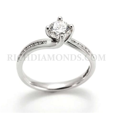 0.67ct H/VS2 Round Diamond Ring | Rich Diamonds