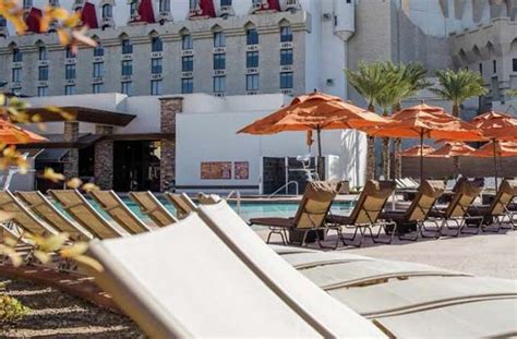 Excalibur Pool | Cabanas & Daybeds | Hours & Photos | Las Vegas