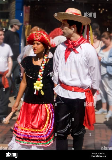 Nicaraguan traditional dress hi-res stock photography and images - Alamy