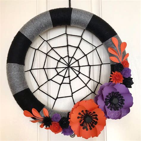 Halloween Wreath by CynDetails (IG @cyndetails) | Handmade flowers ...