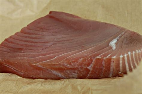 How to Cook Yellowfin Tuna in the Oven | Livestrong.com