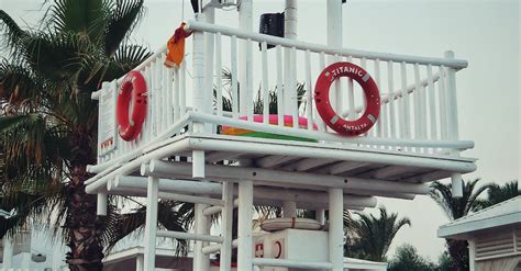 Lifeguard Tower · Free Stock Photo