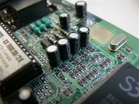 How capacitors on motherboards (and other components) work