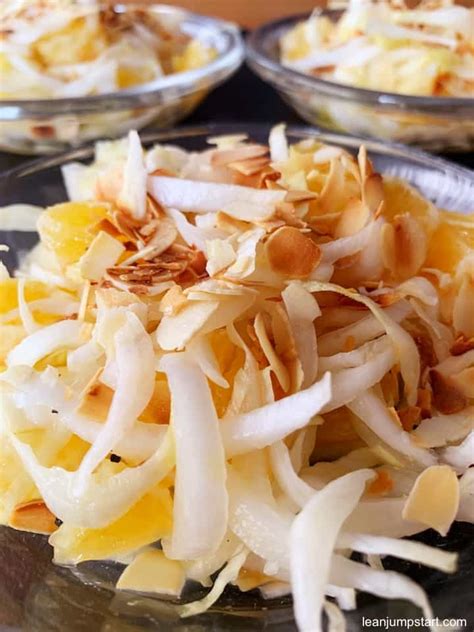 Endive salad recipe with oranges and almonds: a simple vegan starter