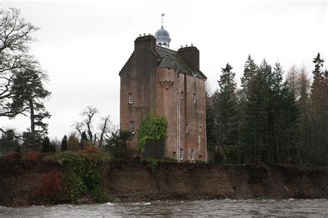 Abergeldie castle is left on the brink by rising flood waters | Daily Mail Online