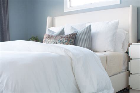 How to Arrange Pillows on a King-Sized Bed - DIY Playbook