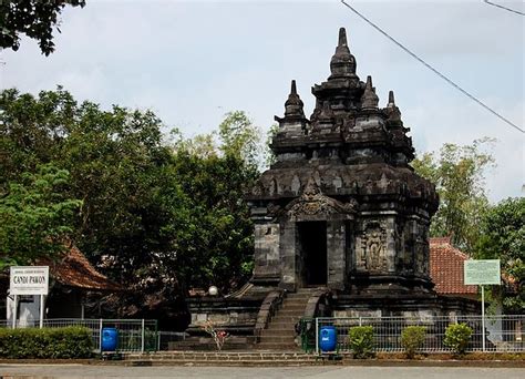 THE PAWON TEMPLE IN CENTRAL JAVA