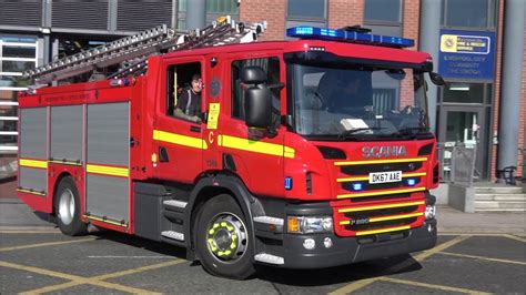 [Two Tone Siren] Merseyside Fire Engine responding - YouTube