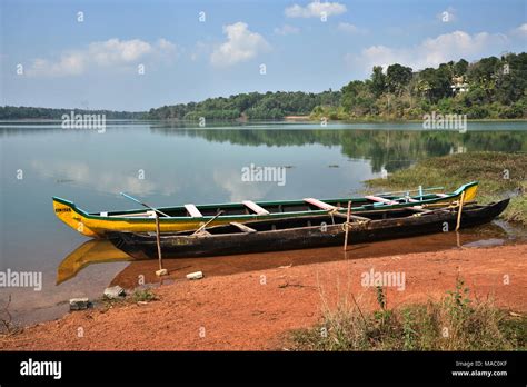 sasthamkotta lake ,a fresh water lake in kerala,india Stock Photo - Alamy