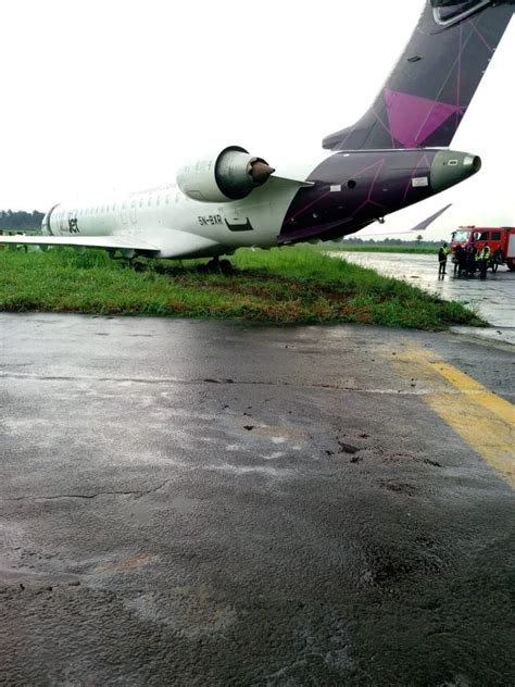 BREAKING: Aircraft Skids Off Runway At Port Harcourt Airport - 9ja Breed