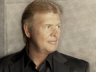 John Farnham biography, birth date, birth place and pictures