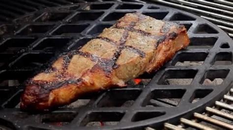 Perfect Charcoal-Grilled Steaks Every Time | Tips & Techniques | Weber ...