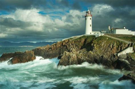 Discover The Magic Of Ireland’s Historic Lighthouses – Great Destinations Radio Show