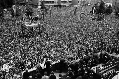 Kennedy delivering his "Ich bin ein Berliner" speech, 1963 - Rare Historical Photos