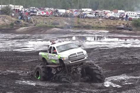 Video: Good Times Down In A Florida Mud Bog